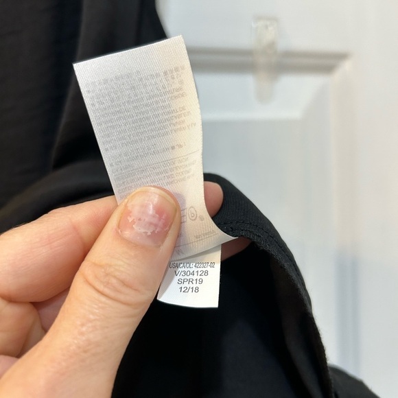 NWT Black Sleeveless Chiffon Blouse V-Neck Pullover Preppy Nightlife Witchy Sz M - Picture 7 of 7